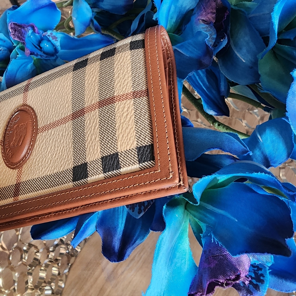 Authentic Burberry Checked Canvas Continental Wallet with Brown Trim - Picture 3 of 12